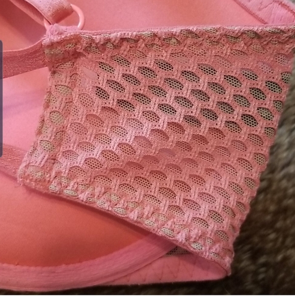 32D - Picture 2 of 5